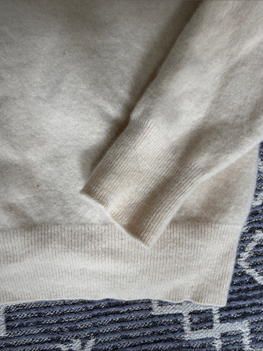 Acne Studios Shrunken Wool Cardigan Appliqué Cream Long Sleeve - Picture 7 of 7